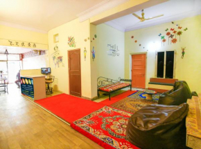 NANUS DORM n ROOM